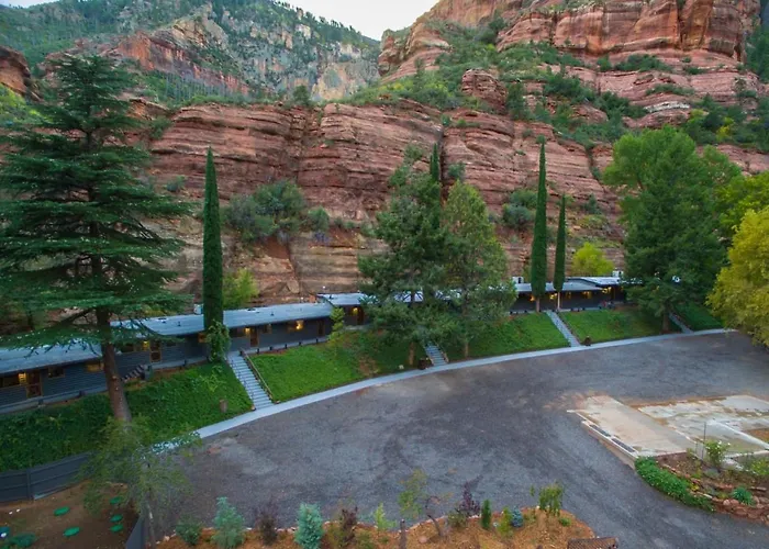 Unit 7 - Slide Rock Holiday home *